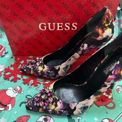 Women’s Guess Black Flower Print and Gem Heels Size 9 (B21)