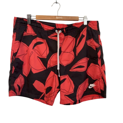 Nike Mens  Size M Shorts Black  / Red 