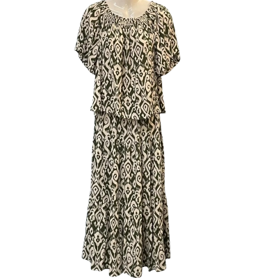 Suzannegrae Top and Pants Set Womens  Size S Beige / Green / Khaki 