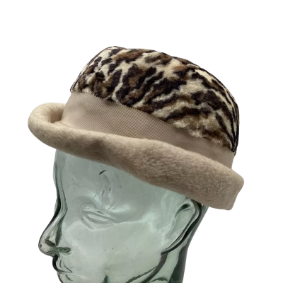 Vintage 1960s - Early 70s  Womens  Size M Hat Animal print / Cream      Cubes