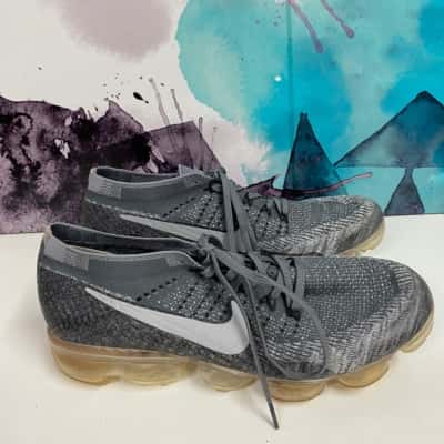 Nike Mens Vapormax sneakers Size 8? - please read description 
