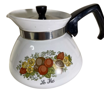 vintage Corning Ware Spice of Life 6-cup coffee and tea pot, model number P-104