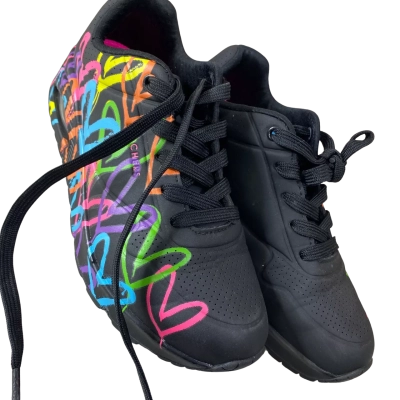 Skechers Kids  Size 4 Shoes 