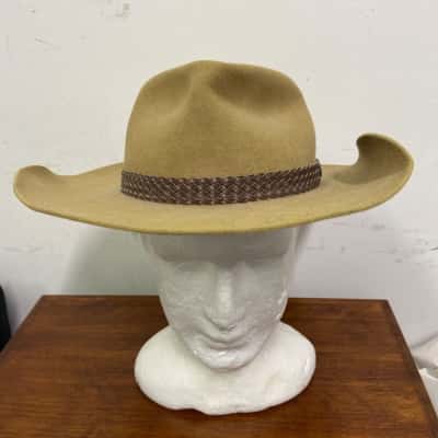 Akubra Mens  Size 55 Hat Olive 