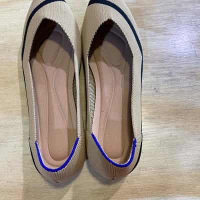 Tarramarra Womens  Size 35 Beige / Black  shoes