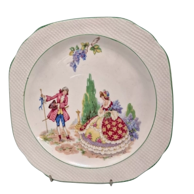 A BEAUTIFUL VINTAGE HAMPTON IVORY  SWINBERTON LILAC CRINOLINE LADY 21CM SERVING PLATE