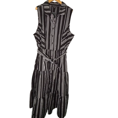 City Chic Womens  Size XXL Maxi Dress Black  / Striped / White 