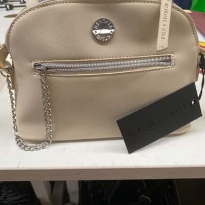 Womens Kendall and Kylie handbag