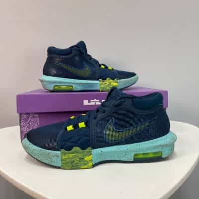 Nike LeBron Witness 8 Armory Trainers, Men’s 8, Women’s 9.5 Blue / Teal 