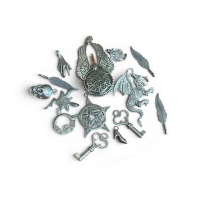 14 pendants silvertone
