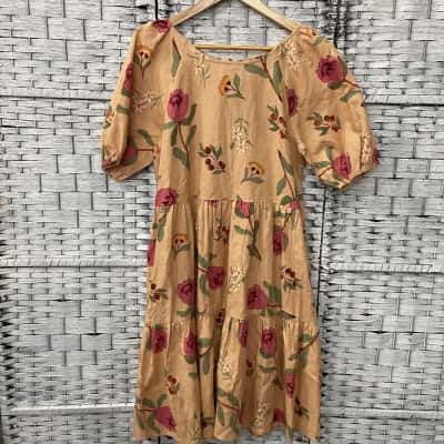 Princess Highway Womens  Size 8 Short Sleeve Dress  Floral / Peach 