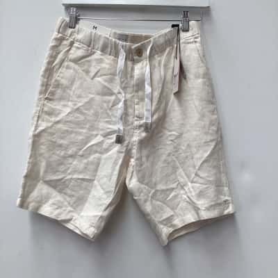  NEW- Industrie  Mens  Size M Cream shorts