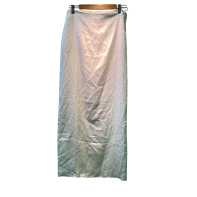 Pretty Little Thing Womens  Size 8 Maxi Skirt White 