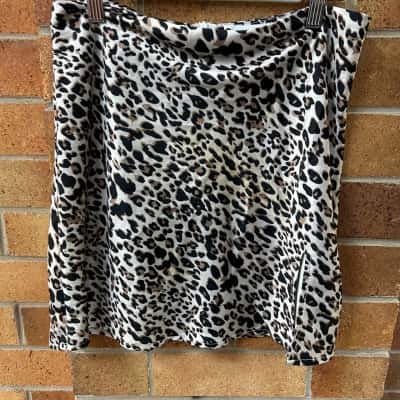 Princess Polly Womens  Size 10 Mini Skirt Animal print 