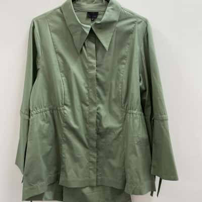  Womens  Size 16 BNWT Green shirt/jacket
