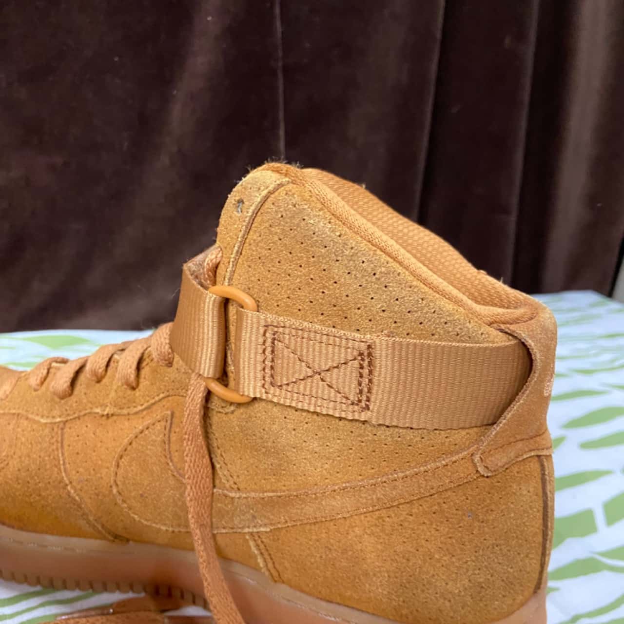 nike air force 1 high lv8 suede