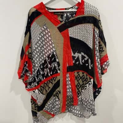 Maggie T Womens  Size 0 Short Sleeve Top Black  / Cream / Red 