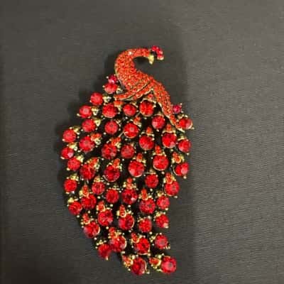  Women's Red Rhinestone Peacock Brooch / Pendant 