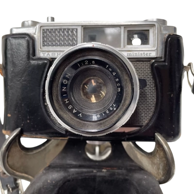 Yashica 35 mm film camera in fitted leather case 