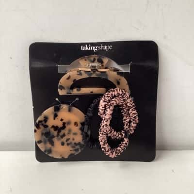 NEW - Taking Shape Hair Accessories Set
