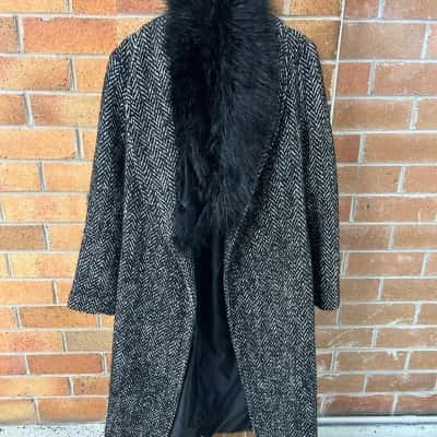 New Look Womens  Size 10 Black  / White Fluffy Collared Jacket 
