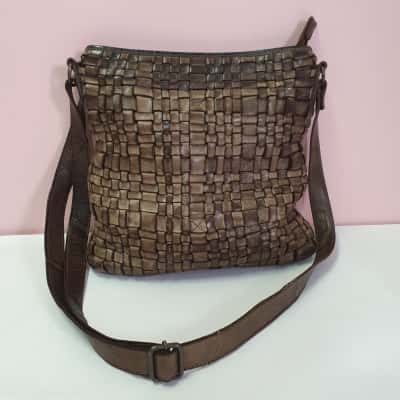 Rugged Hide Women's Woven Leather Crossbody Bag 