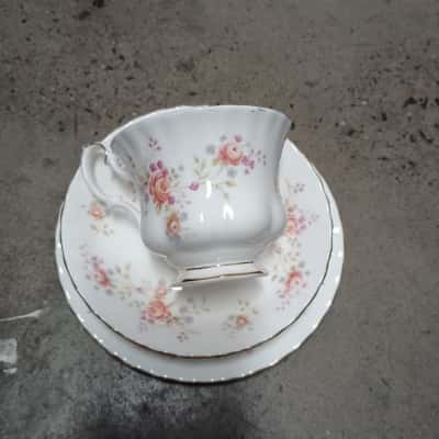 Royal Albert Trio Set - Peach Rose (B)