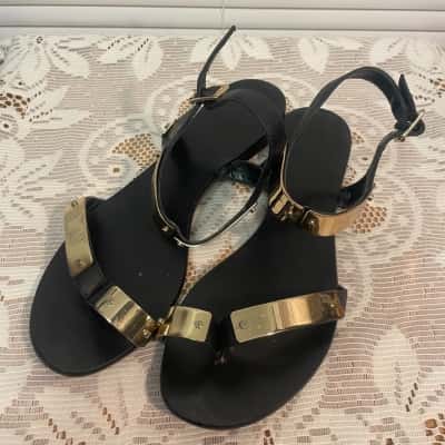 Vince Camuto - Soft Calf Leather in Black - (sz8.5)