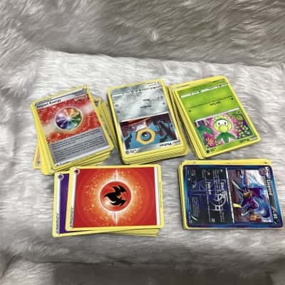 Mixed lot of Pokemon cards 