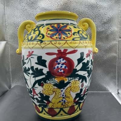 Spanish Urn