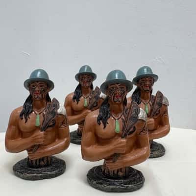 Māori Warrior Statues 