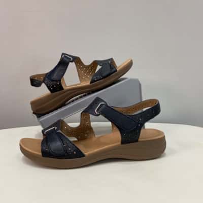 Diana Ferrari Womens  Size 8 Learher Sandals Blue 