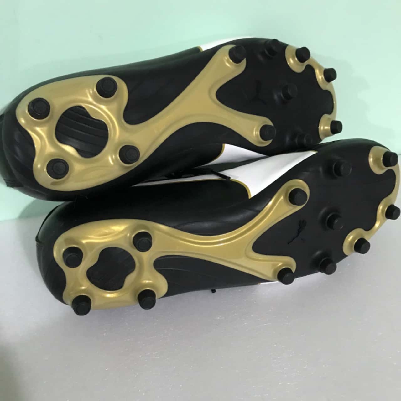 NWOT Womens Puma Football Cleats Size 8 AFLW Softball Etc