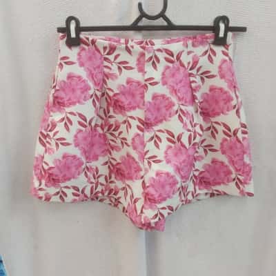 White Fox Womens  Size S Shorts Floral / Pink  / White 