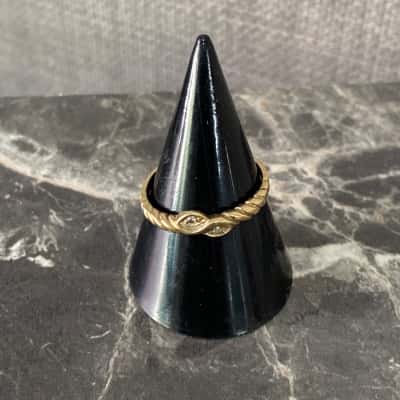  Twisted Band Ring 