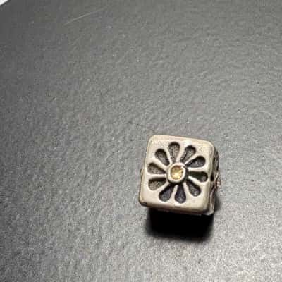 925 Sterling Silver 2g Square Flower Charm