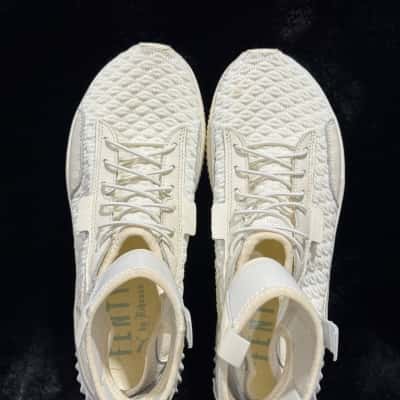 Fenty Puma Womens  Size 8 Sneakers Blue / Cream 