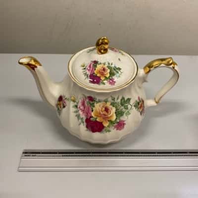 Sadler English Teapot With Cottage Garden Rose Pattern