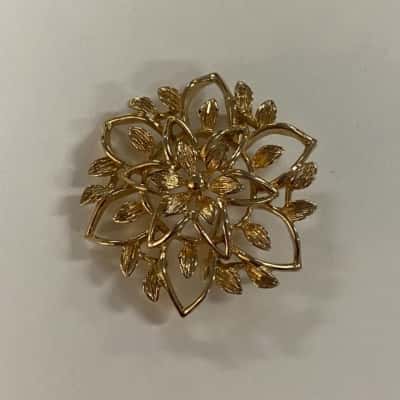 Flower Brooch Gold