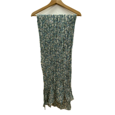 Lee Mathews Womens Scarf Green Flowers