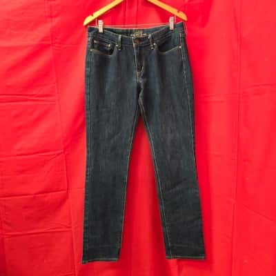 Levis Womens  Size 30 Navy Blue Slight Curve Classic Jeans