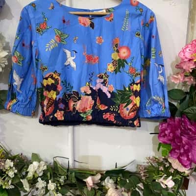  Womens  Size 12 / M Cropped Top Blue / Floral 