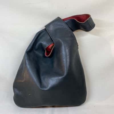 SMALL UNIQUE LEATHER HANDBAG GREY BLACK RED LINING