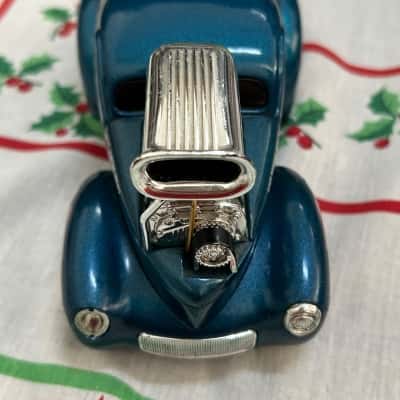 Maisto Diecast Muscle Machines 1941 Willys 1:24 Scale Car (B6)