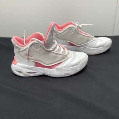  AirJordan women’s Sneakers Pink  / White size 5.5 