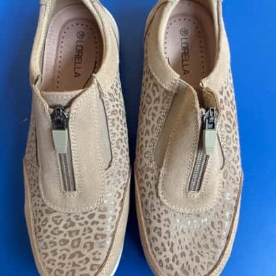 LORELLA  Women’s  Size 38 Flats 