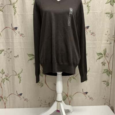 Gazman Mens  Size M  V-Neck Jumper Chocolate Brown 
