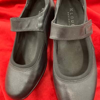 Klouds Womens  Size 38 Black  Womens Shoe