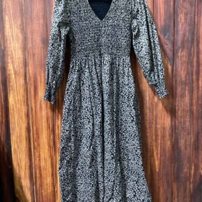 Seed Heritage   Size 10 Black  / White dress 