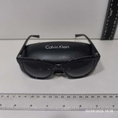 Womens Sunglasses CK with case Pre Owned 